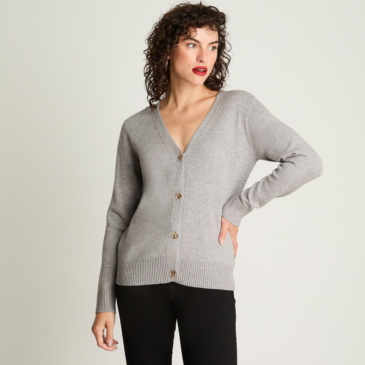 Cardigan Cuello V Básico Gris Curvi